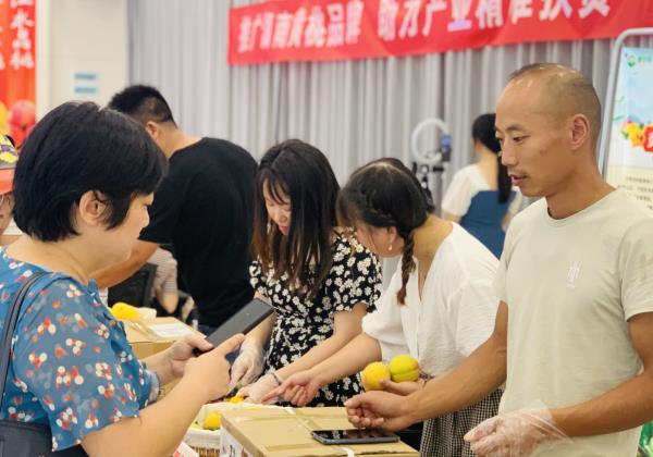 7天銷售20000斤，惠農網打造新甯黃(huáng)桃供應鏈标準促上(shàng)行(xíng)