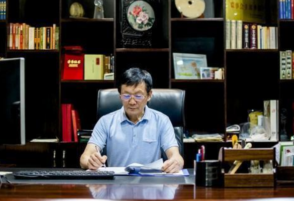 姜仕：情系三農 大寫書(shū)愛